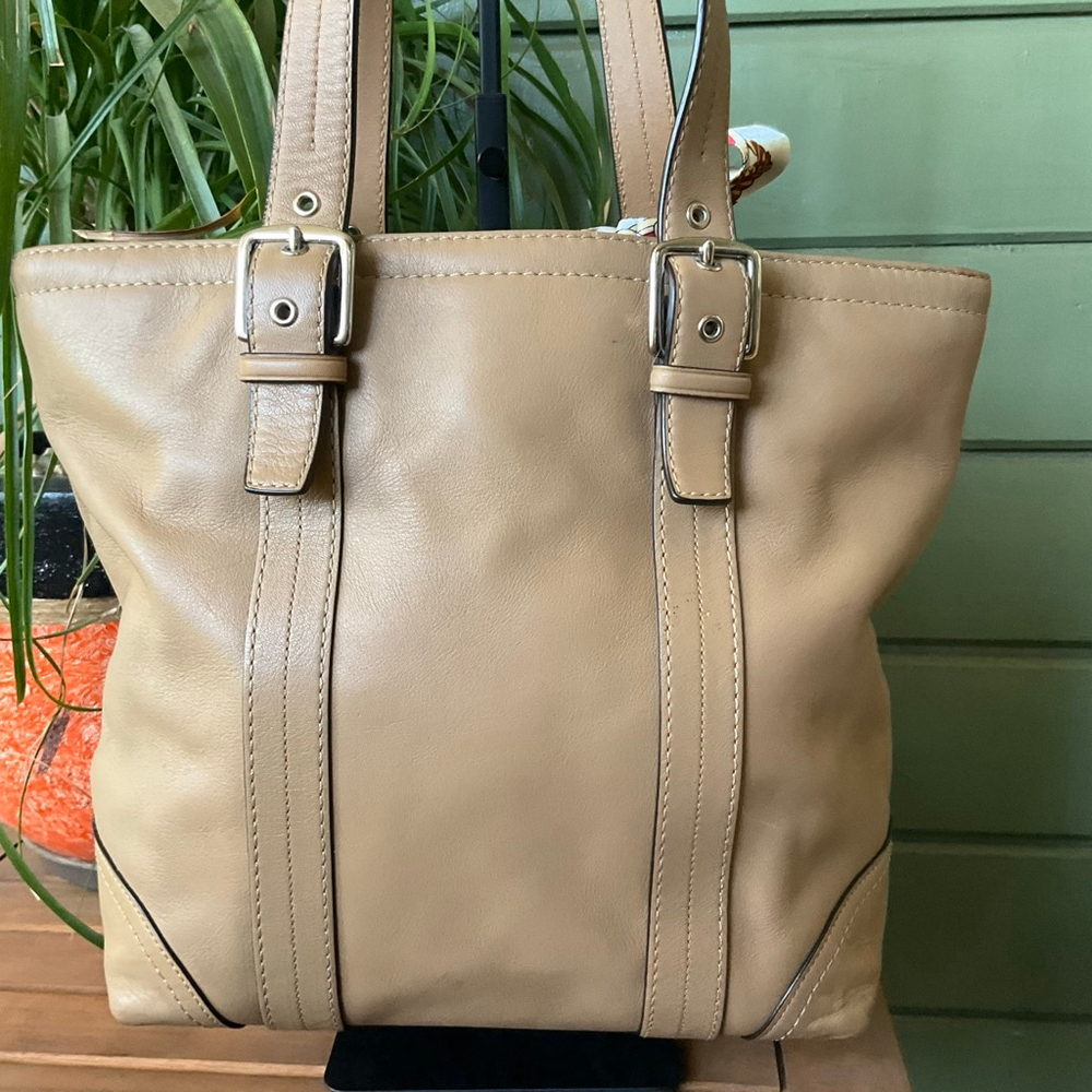 Vintage Coach Hampton Tan Leather tote GUC - Picture 2 of 13